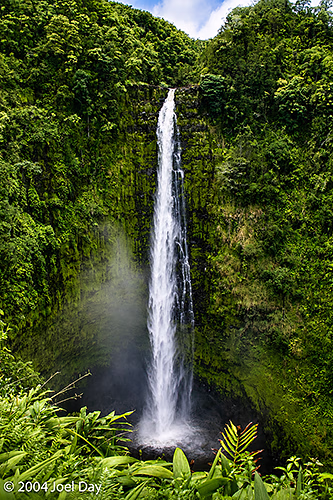 128m / 420ft high ʻAkaka Falls, Island of Hawai'i, Hawai'i
