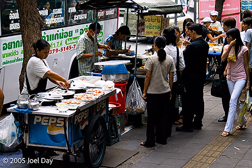 Selling meals on the streets of Bangkok, Thailand