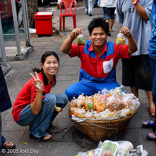 Selling meals on the streets of Bangkok, Thailand